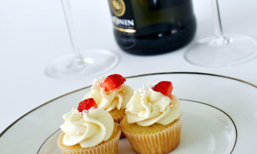 Looking for a treat to ring in the new year? These decadent champagne cupcakes are the perfect treat to celebrate a fresh start! An easy and delish recipe