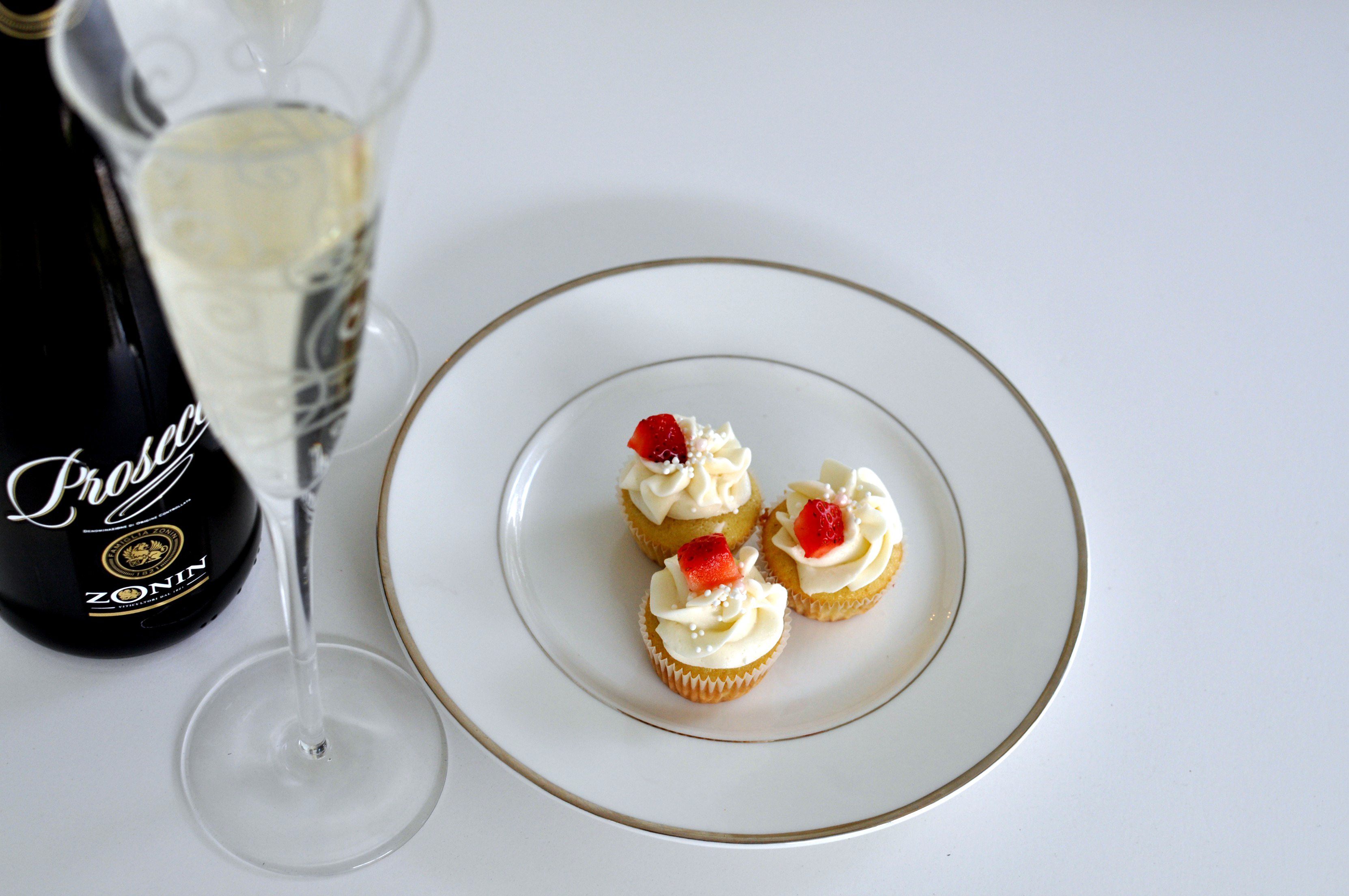 New Year's Champagne Cupcakes