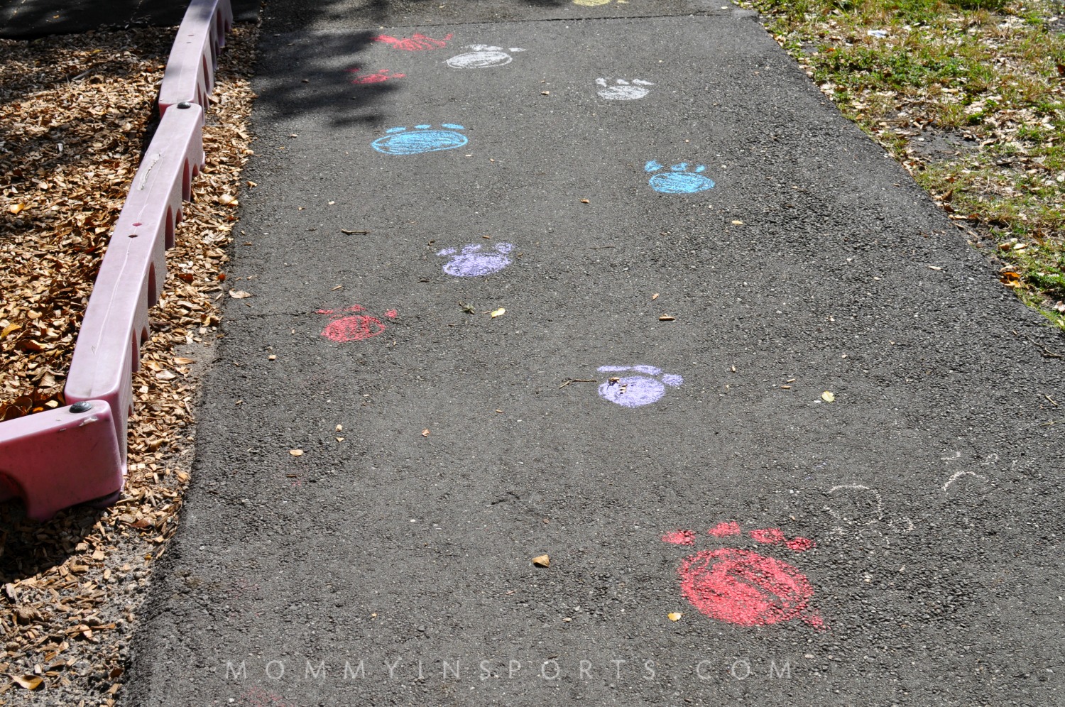 Is your little one obsessed with cats? Here are some adorable ideas to help you throw a killer kitty cat party that won't break the bank!
