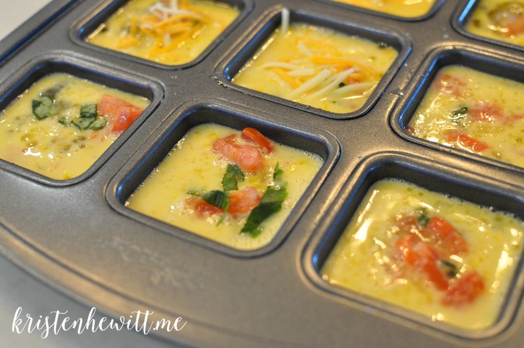 Looking for an easy breakfast recipe that you can make ahead?! Try these DELISH Paleo Tomato & Basil Mini Frittatas. Little in size but BIG in flavor!